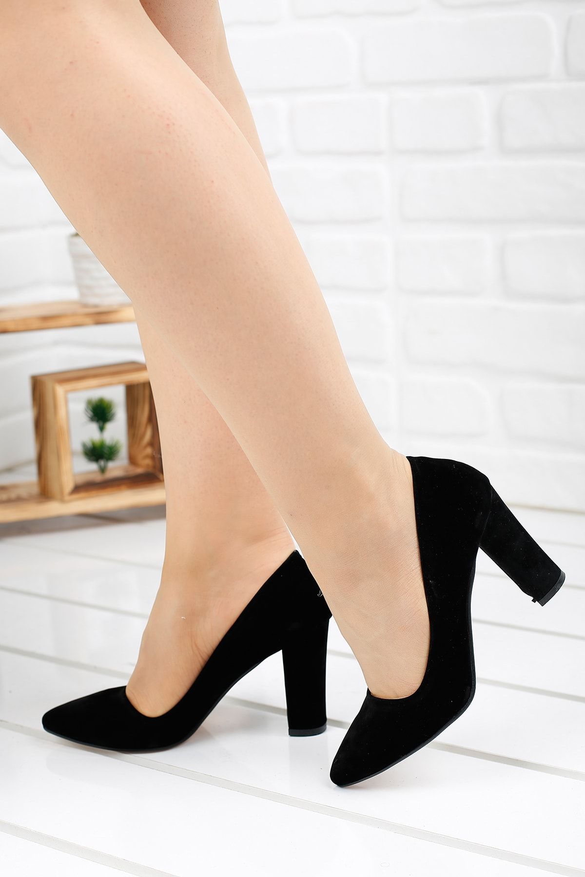 Ayakland Kadın Siyah Süet Kalın Topuklu Ayakkabı