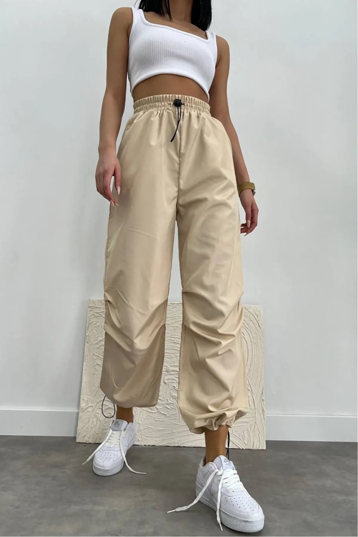 Sena butik kadın paraşüt kumaş, ayarlanabilir bel ve paça detaylı pantolon