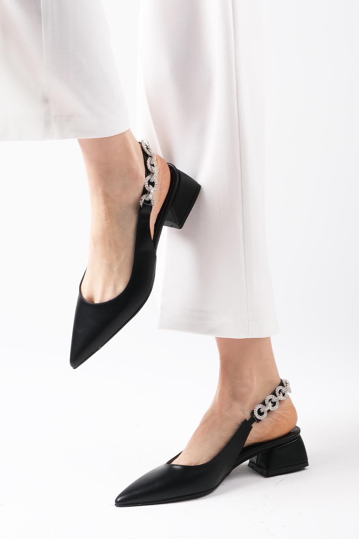 Mio Gusto Sophie Siyah Renk Arkası Açık Taş Bantlı Kadın Kısa Topuklu Ayakkabı