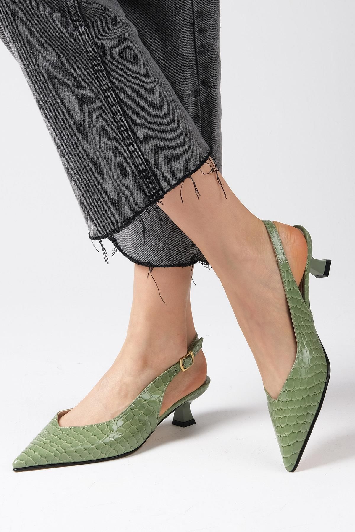 Mio Gusto Nancy Yeşil Renk Arkası Açık Kısa Topuklu Ayakkabı