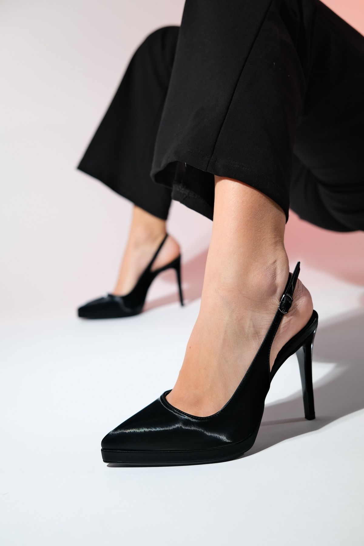 luvishoes SANTA Siyah Kadın Sivri Burun Platform Topuklu Ayakkabı
