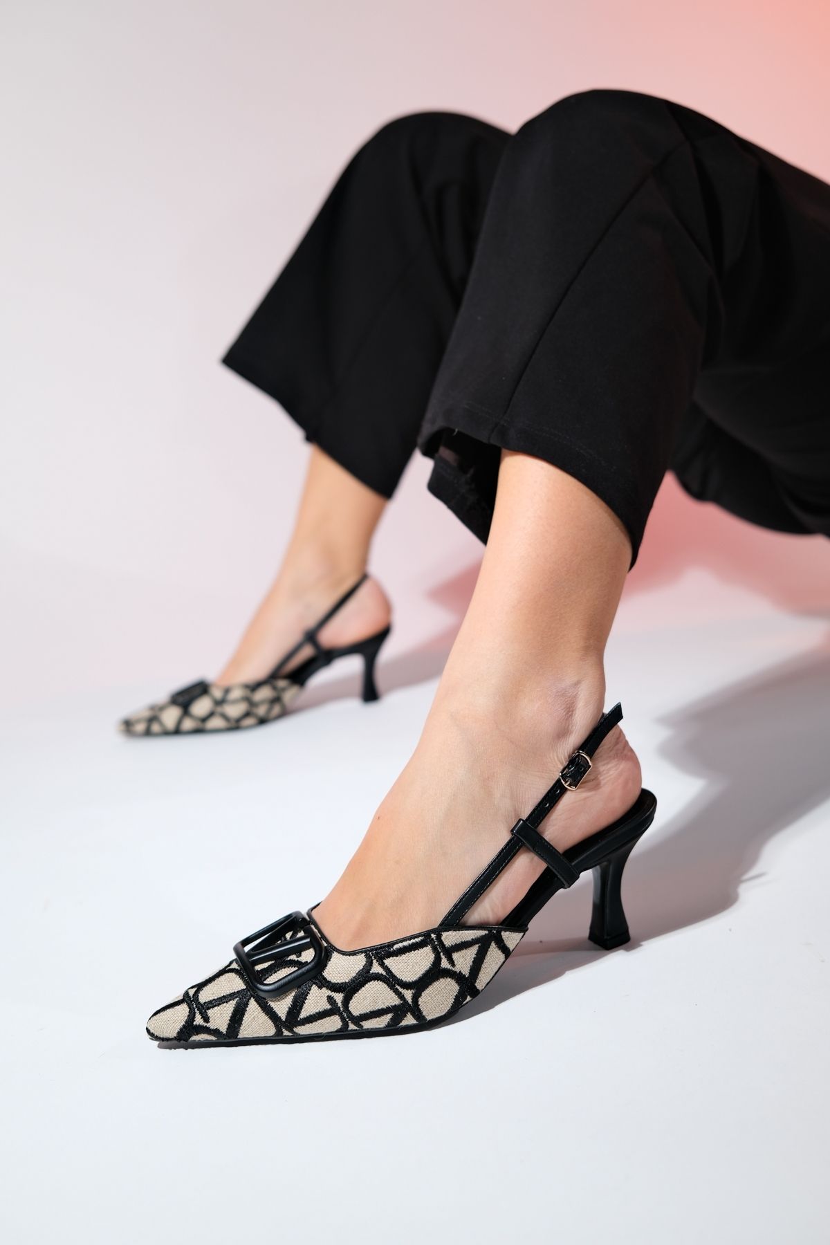 luvishoes BOİRO Siyah Kadın Arkası Açık Topuklu Ayakkabı