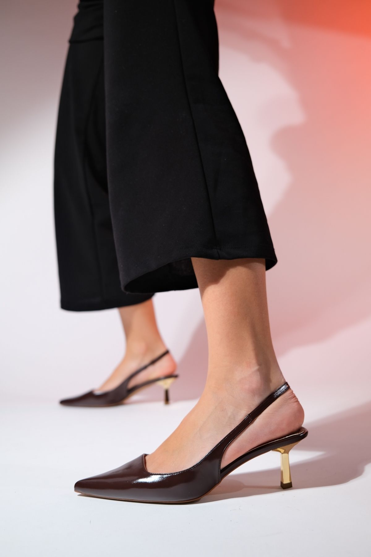 luvishoes MARTEN Kahve Cilt Kadın Sivri Burun Arkası Açık İnce Topuklu Ayakkabı