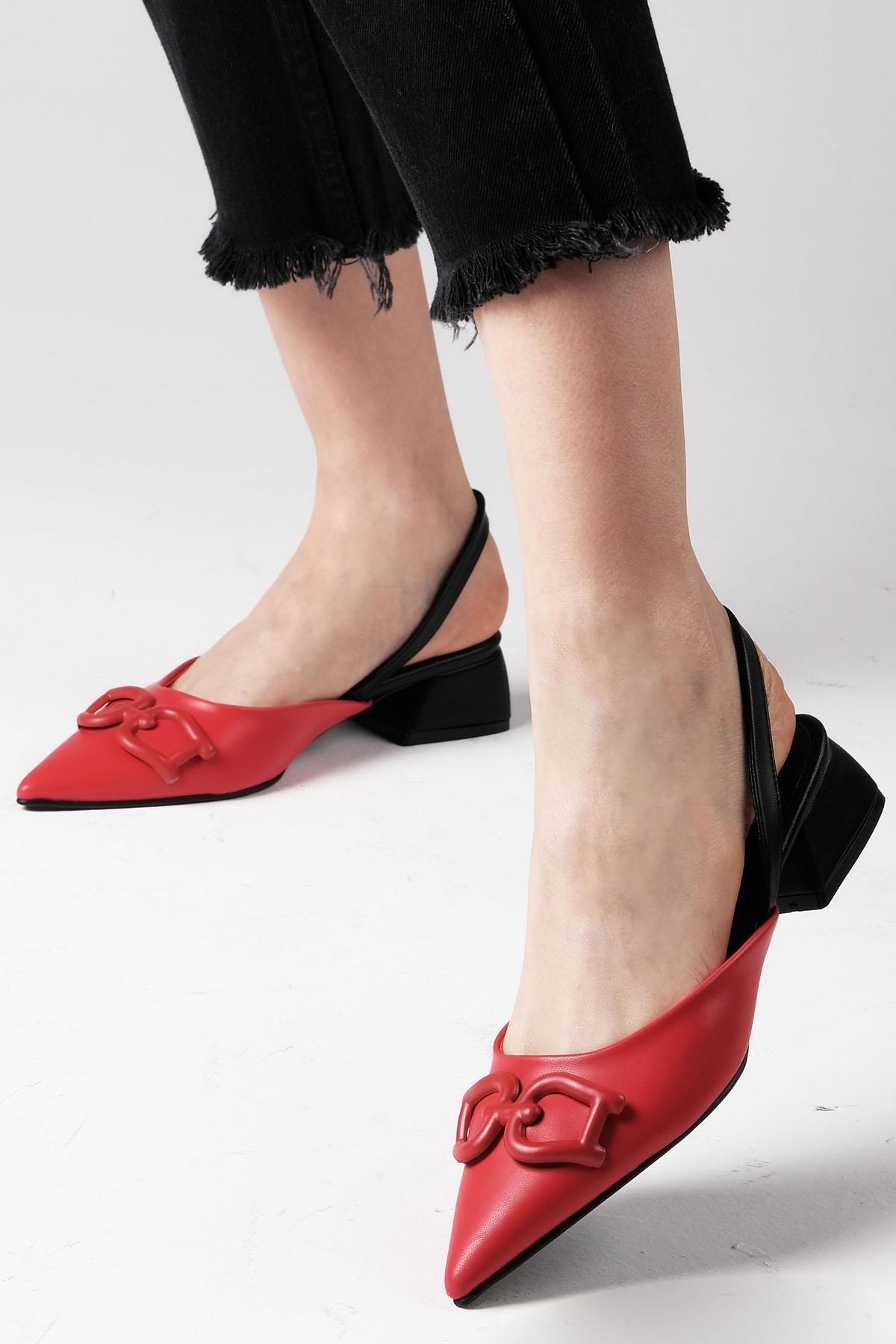 Mio Gusto Selina Kırmızı Renk Arkası Açık Toka Aksesuarlı Kısa Topuklu Kadın Ayakkabı