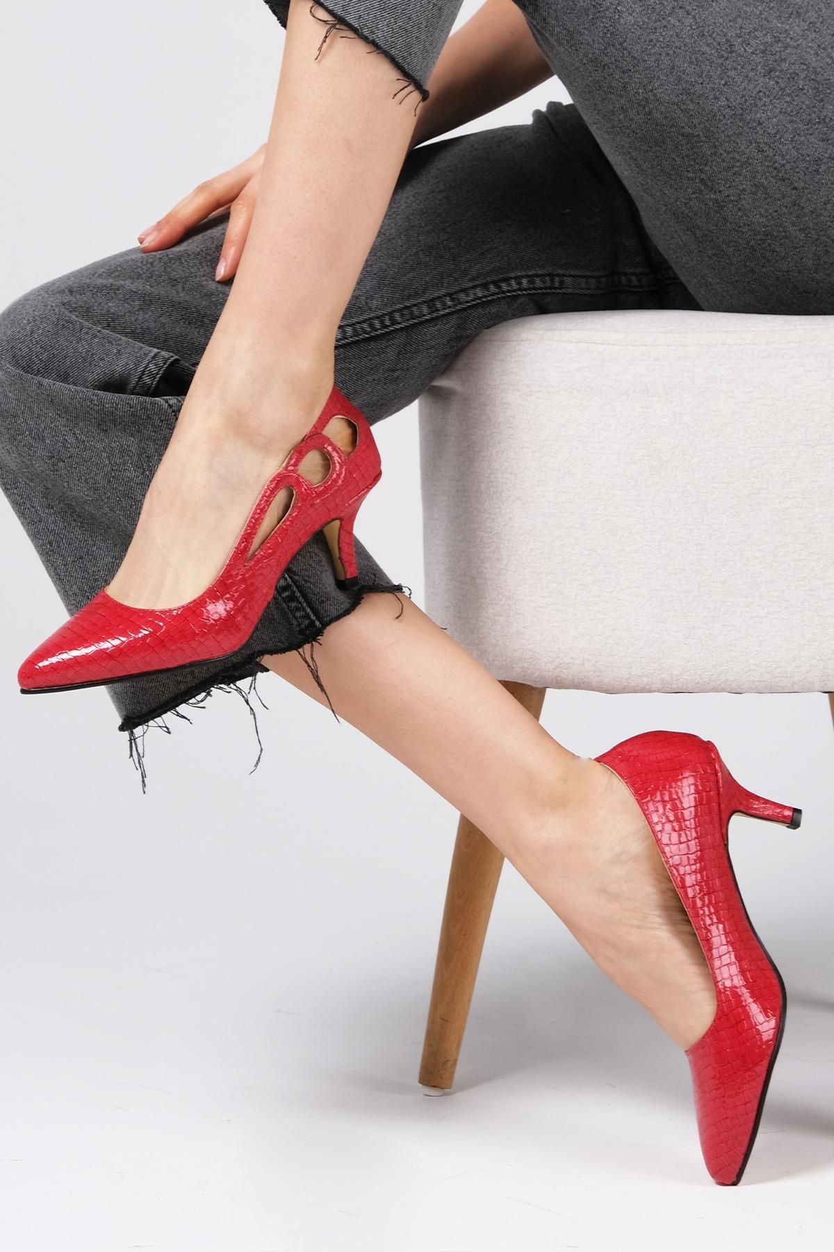 Mio Gusto Marion Kırmızı Renk Kadın Kısa Topuklu Ayakkabı