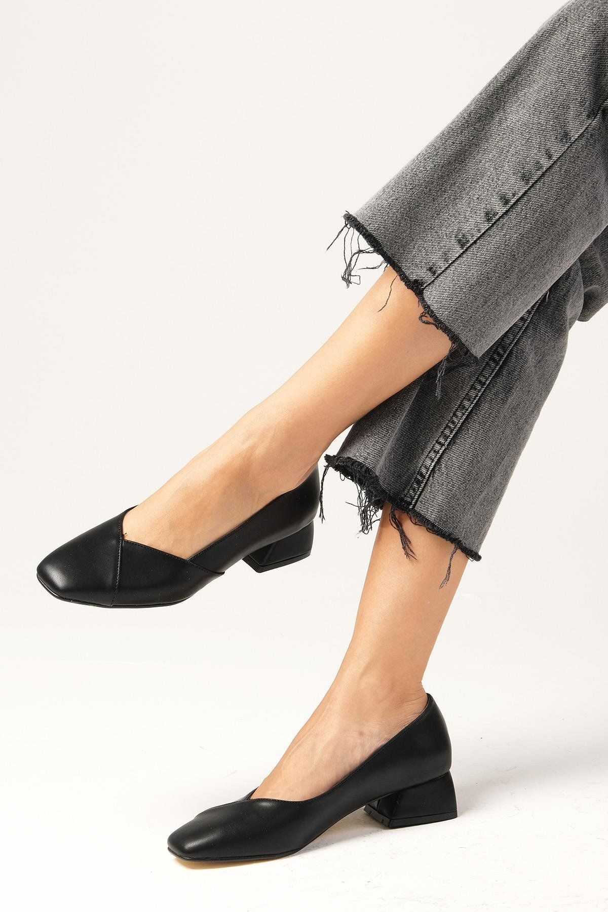 Mio Gusto Addison Siyah Renk Küt Burunlu Kısa Topuklu Kadın Ayakkabı
