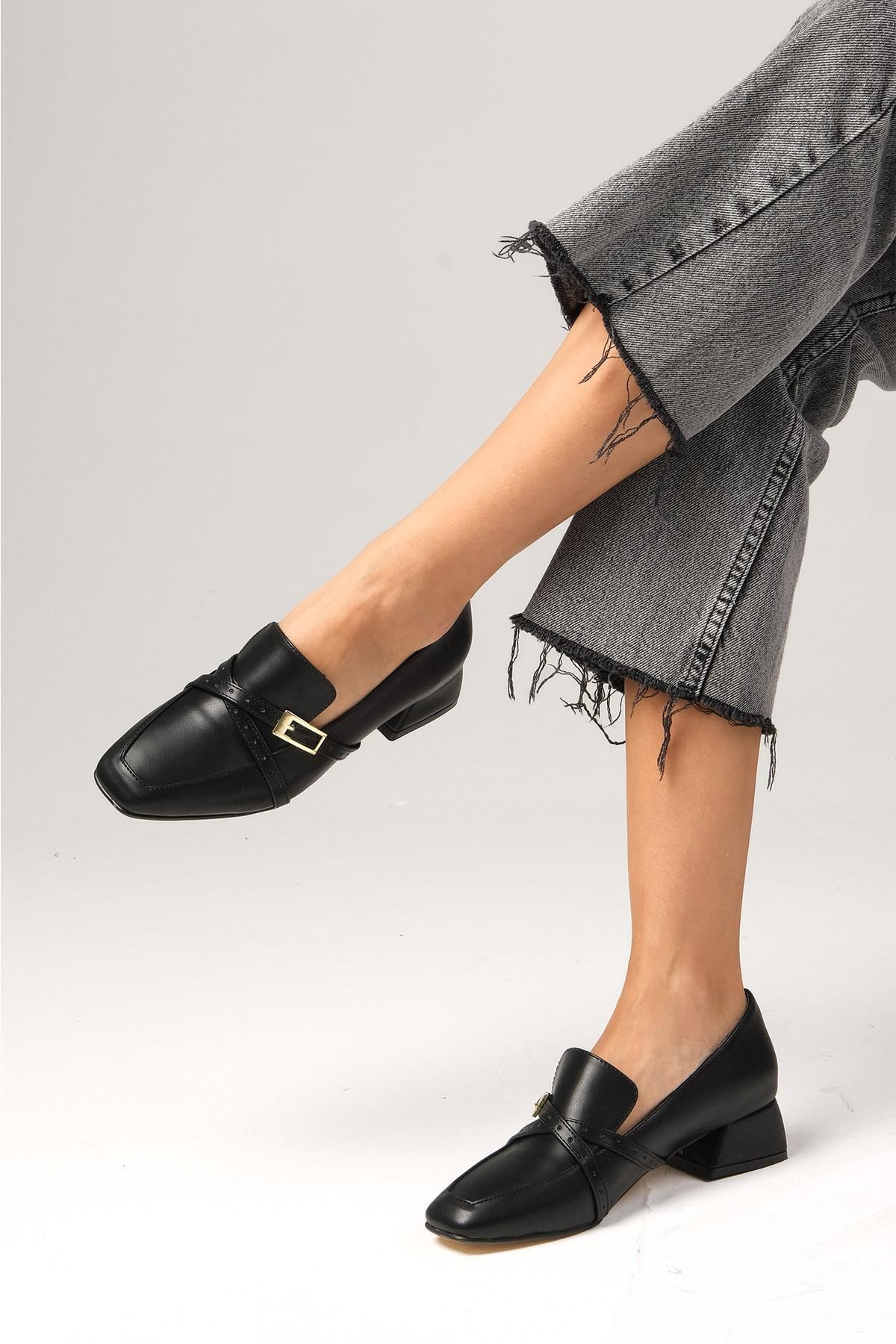 Mio Gusto Blanche Siyah Renk Küt Burunlu Kadın Kısa Topuklu Ayakkabı
