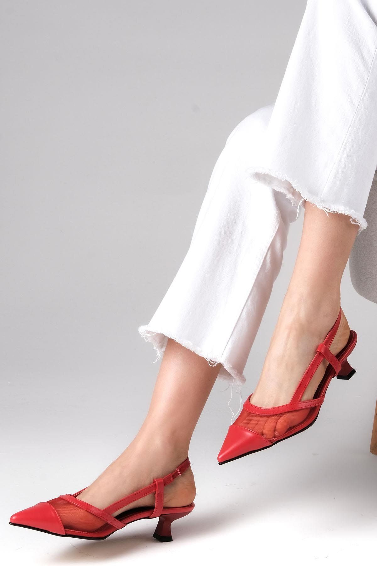 Mio Gusto Diane Kırmızı Renk File Detaylı Arkası Açık Kısa Topuklu Kadın Ayakkabı