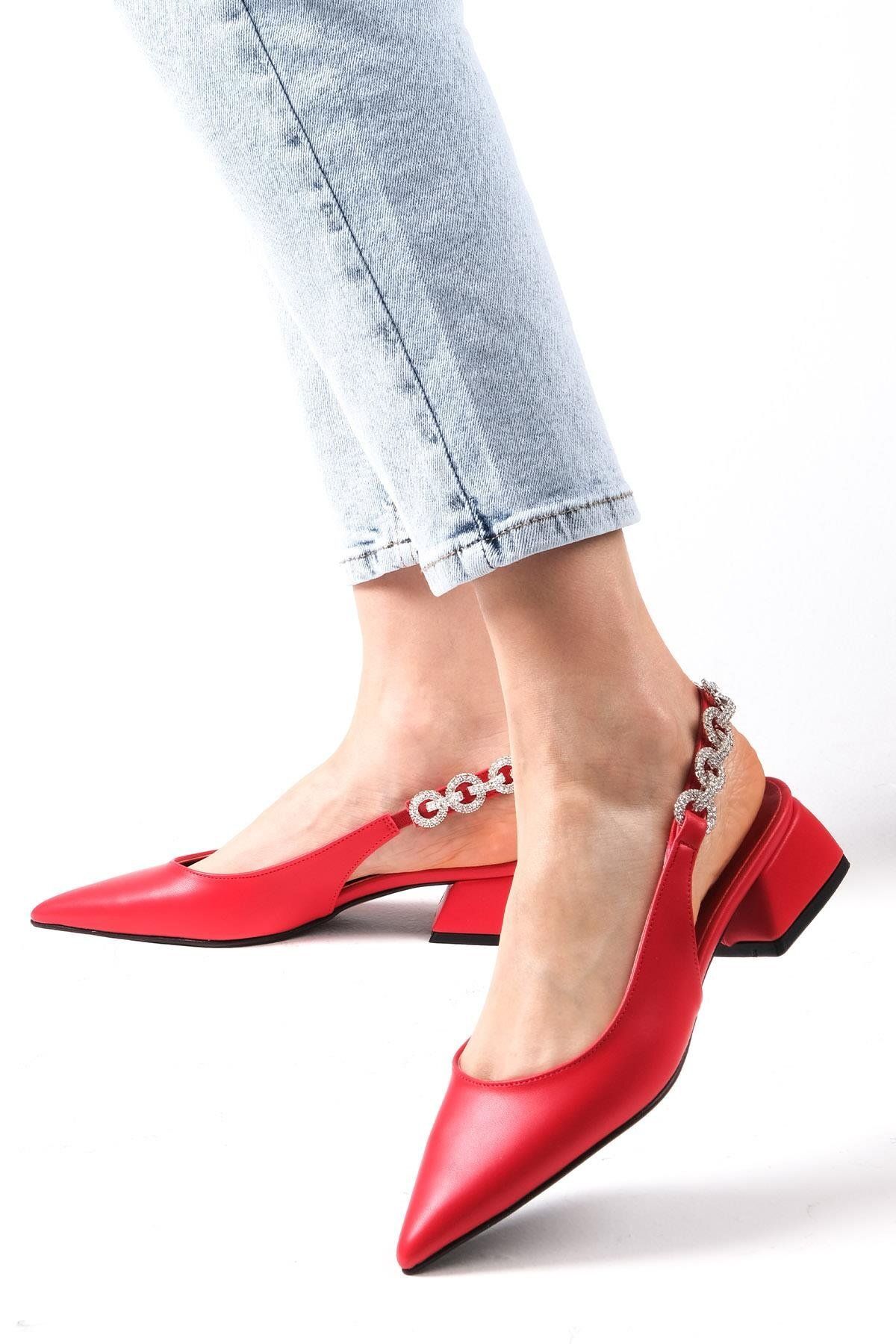 Mio Gusto Sophie Kırmızı Renk Arkası Açık Taş Bantlı Kadın Kısa Topuklu Ayakkabı