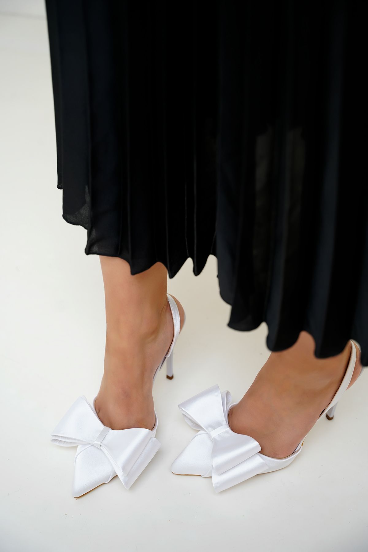 LAMİNTA Ribbon Beyaz Saten Fiyonk Detaylı Kadın Topuklu Ayakkabı
