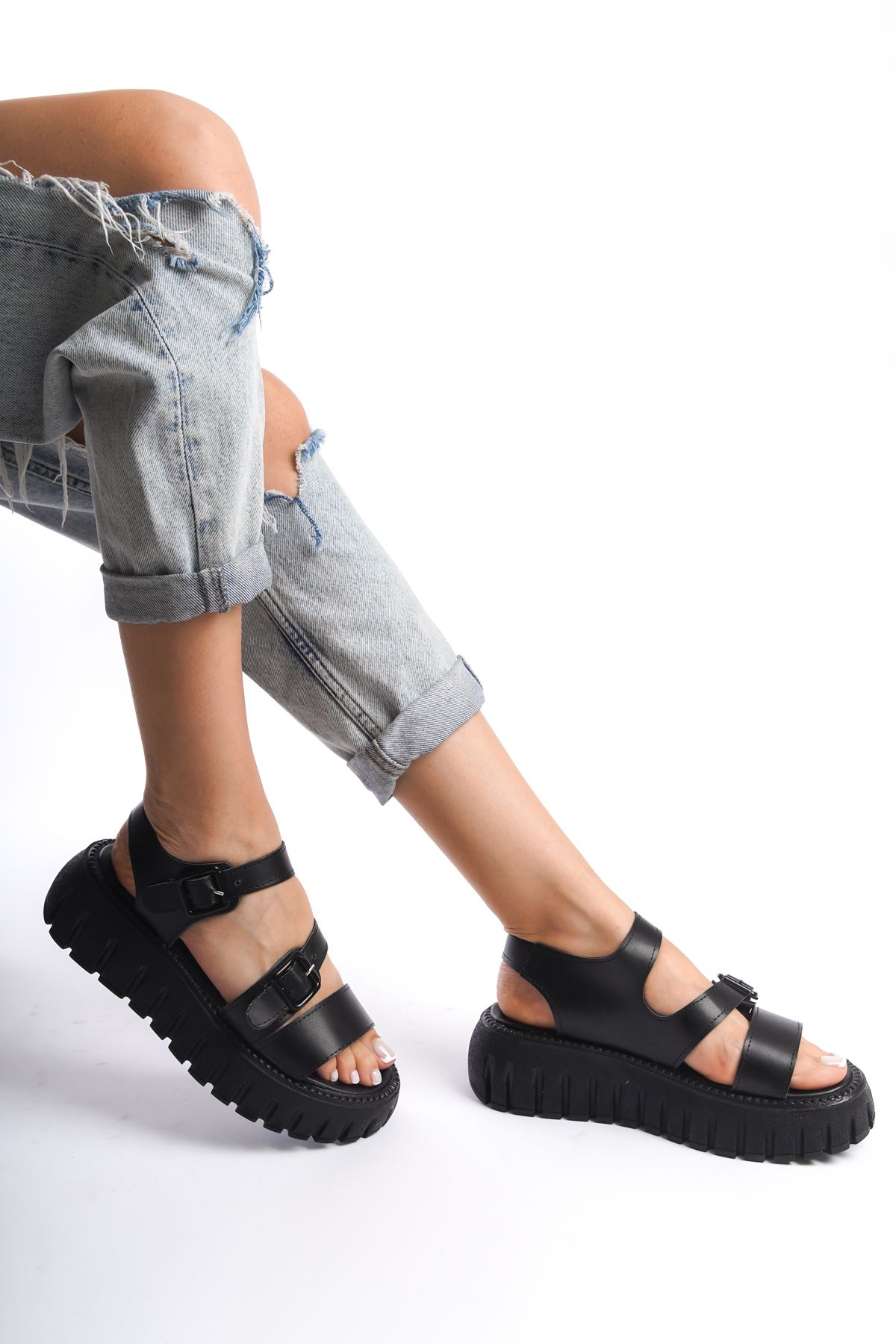 Limeo Siyah Yüksek Taban Şeritli Çift Tokalı Kalın Şeritli Yazlık Sandalet