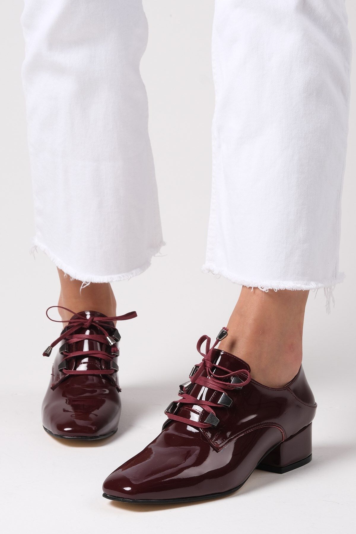 Mio Gusto Jasmine Bordo Renk Rugan Kadın Kısa Topuklu Bağcıklı Ayakkabı