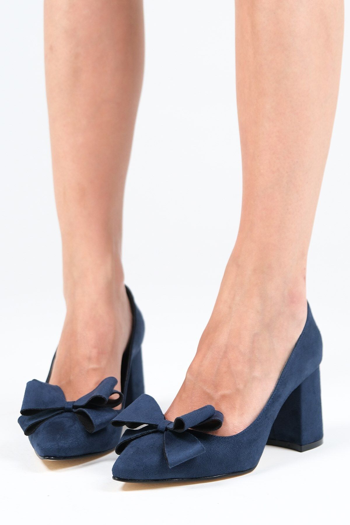 Mio Gusto Liz Lacivert Renk Süet Fiyonk Aksesuarlı Kadın Topuklu Ayakkabı