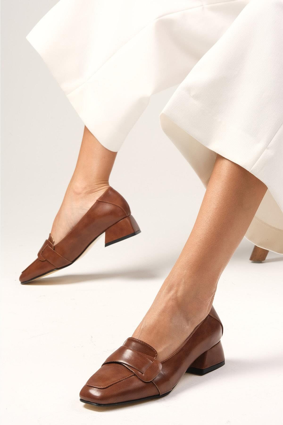 Mio Gusto Anneka Kahverengi Küt Burunlu Kadın Kısa Topuklu Ayakkabı
