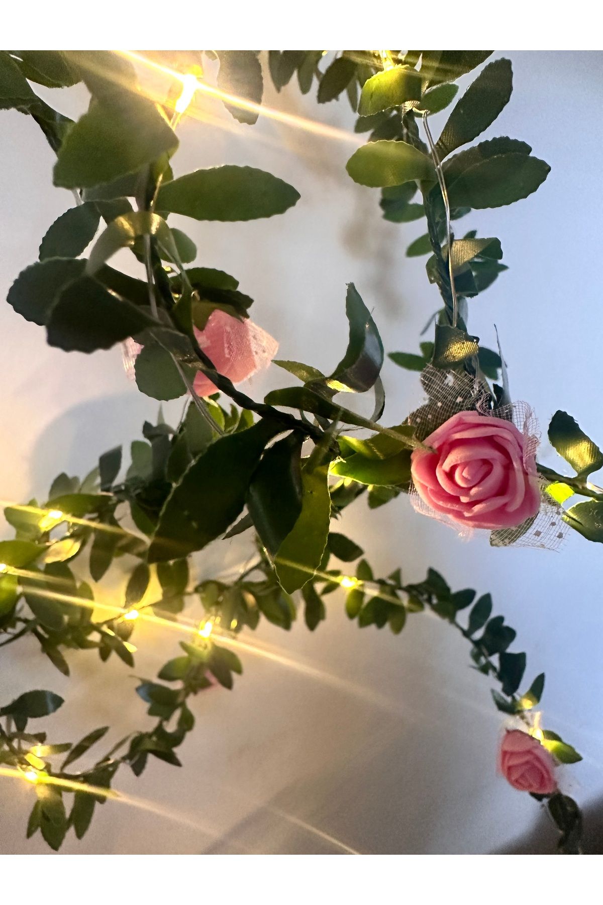 KozmoParti Pembe Güllü Işıklı Doğalgaz Borusu Süsü Yapay Yapraklı Dekoratif Şerit Led Çiçek