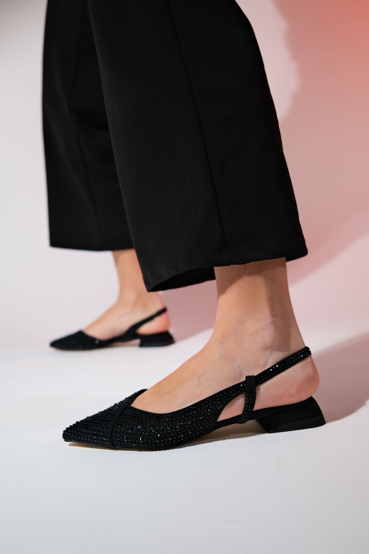 luvishoes JOKER Siyah Taşlı Sivri Burun Kadın Sandalet