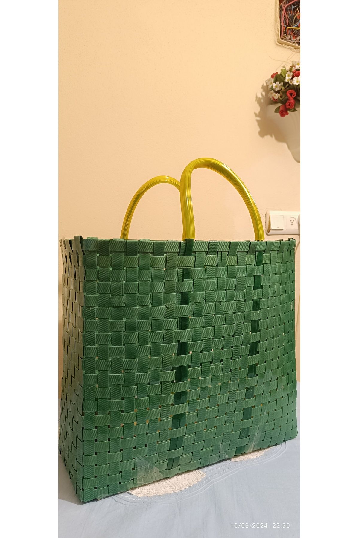 Jewel Plastik el örgüsü çanta 39×44×17cm ölçüsünde