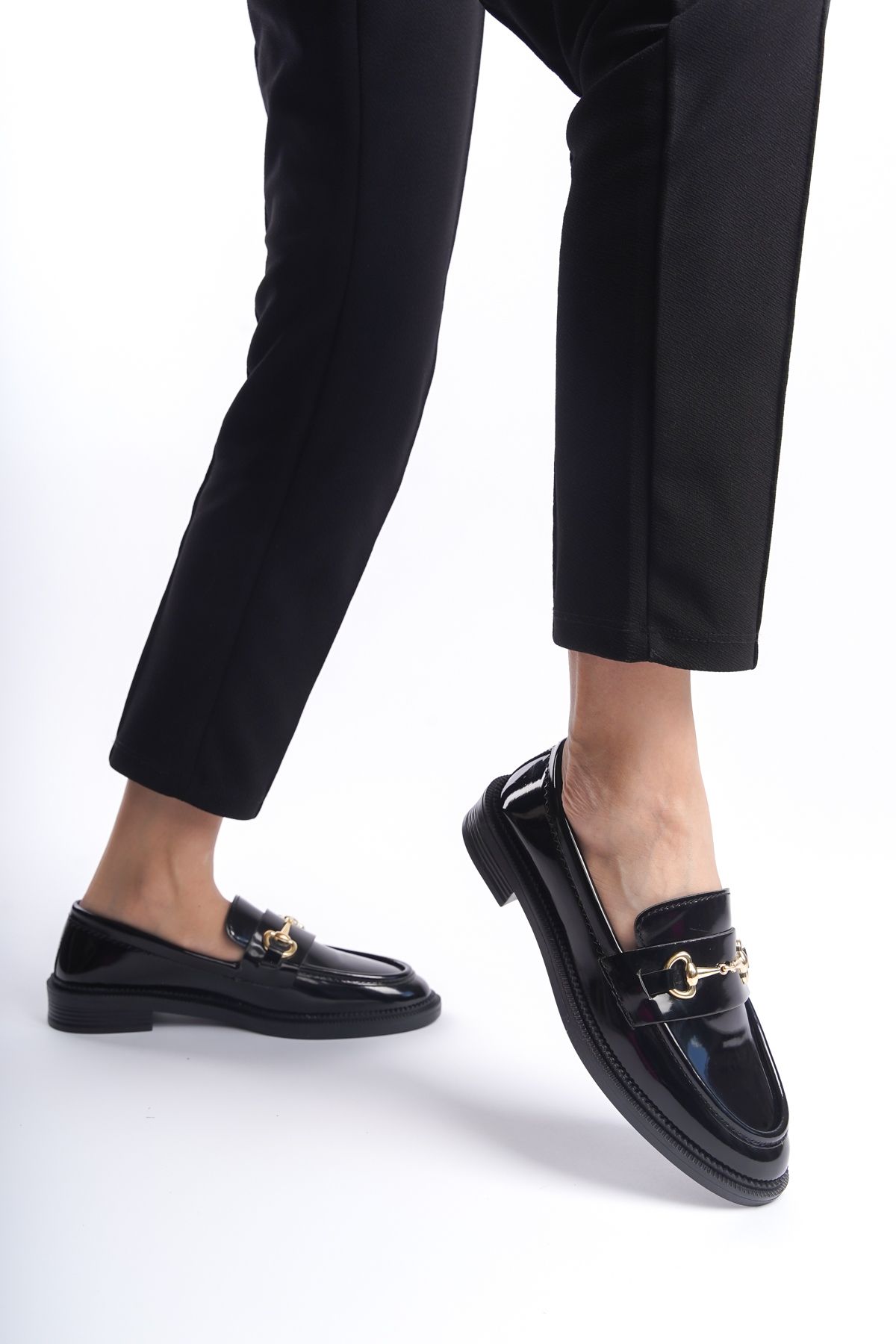 BAKGİY Siyah Rugan Kadın Tokalı Loafer Günlük Ayakkabı Bg1095-112-0006