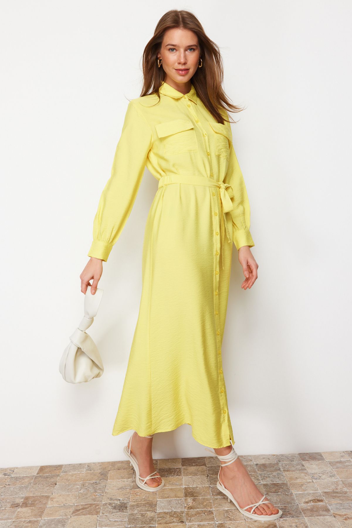 TRENDYOL MODEST Sarı Beli Lastik Kuşaklı Cep Detaylı Dokuma Elbise TCTSS22EB0034