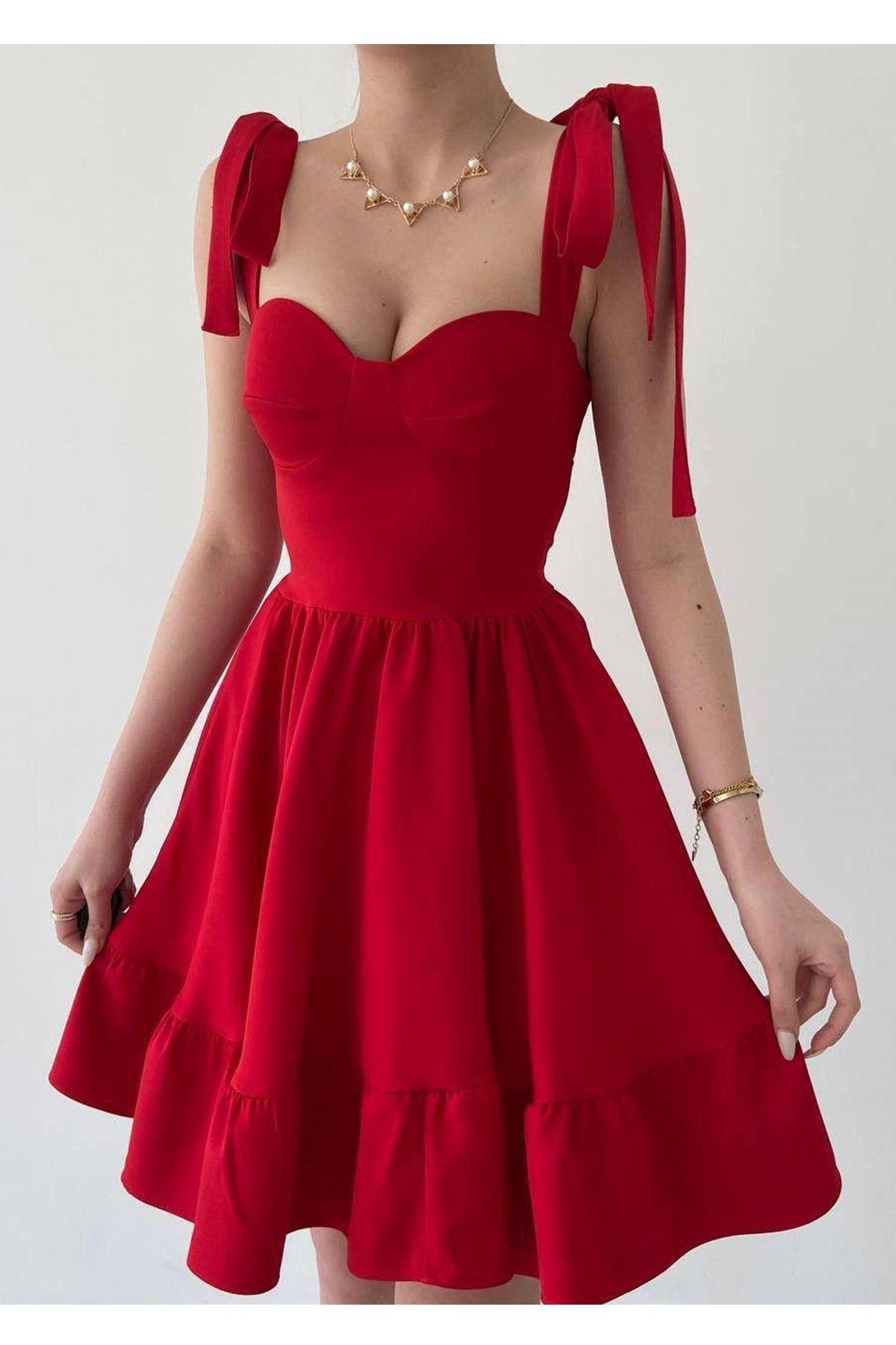 bayansepeti Kırmızı Atlas Kumaş Göğüs Destekli Bağlamalı  Askı Detaylı Kloş Mini Elbise 236