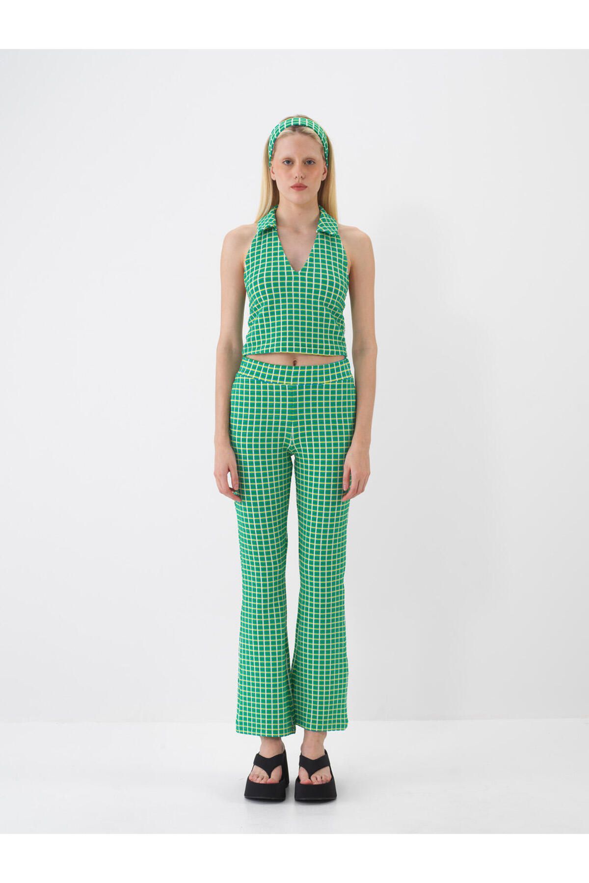 Xint Kadın Yeşil Açık V Yaka Regular Fit Desenli Bluz
