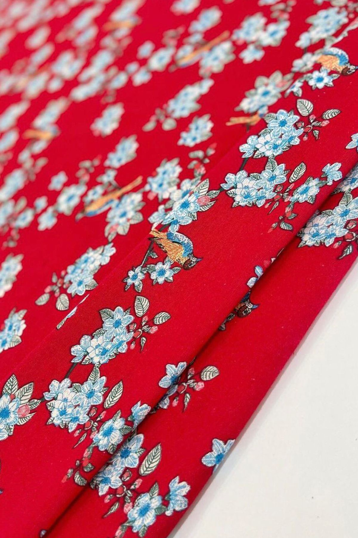 Kumaşını Seç Likralı Parlak Saten Dijital Baskılı Elbiselik Kumaş Çiçek Desenli Kumaş 02272