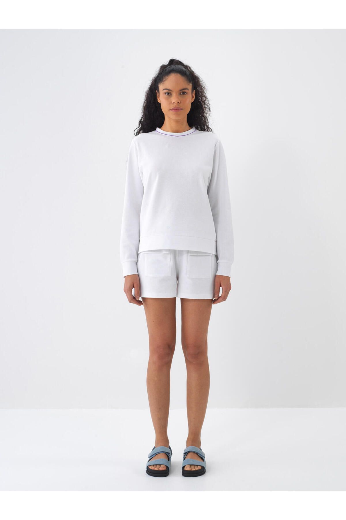 Xint Kadın Beyaz Pamuklu Regular Fit Arkası Baskılı Sweatshirt