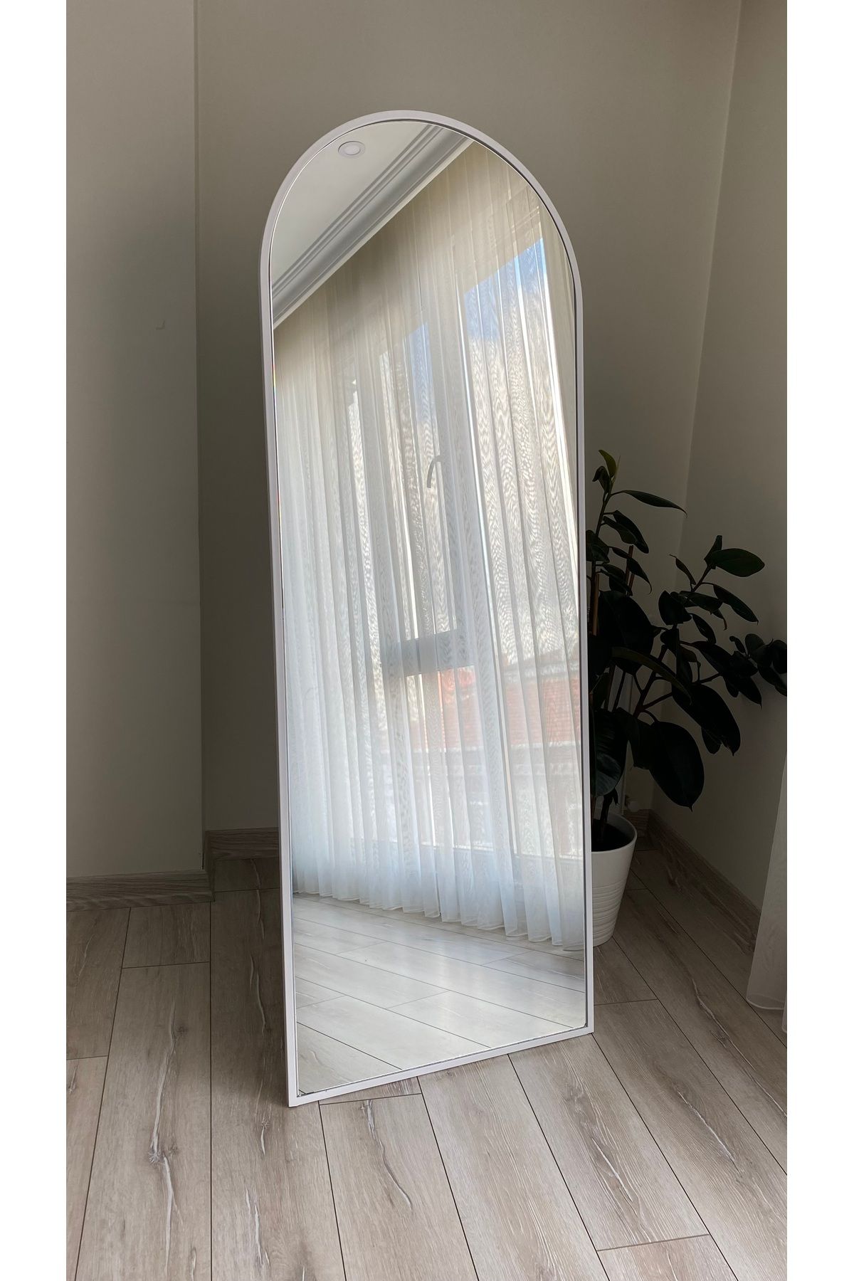 Ersan Dizayn Beyaz Metal Çerçeve Oval Boy Aynası 65x180