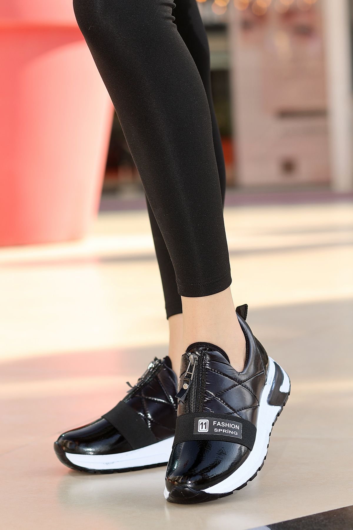 otuzbesshoes Diora Anatomik Tabanlı Rugan Kadın Spor Ayakkabı Siyah