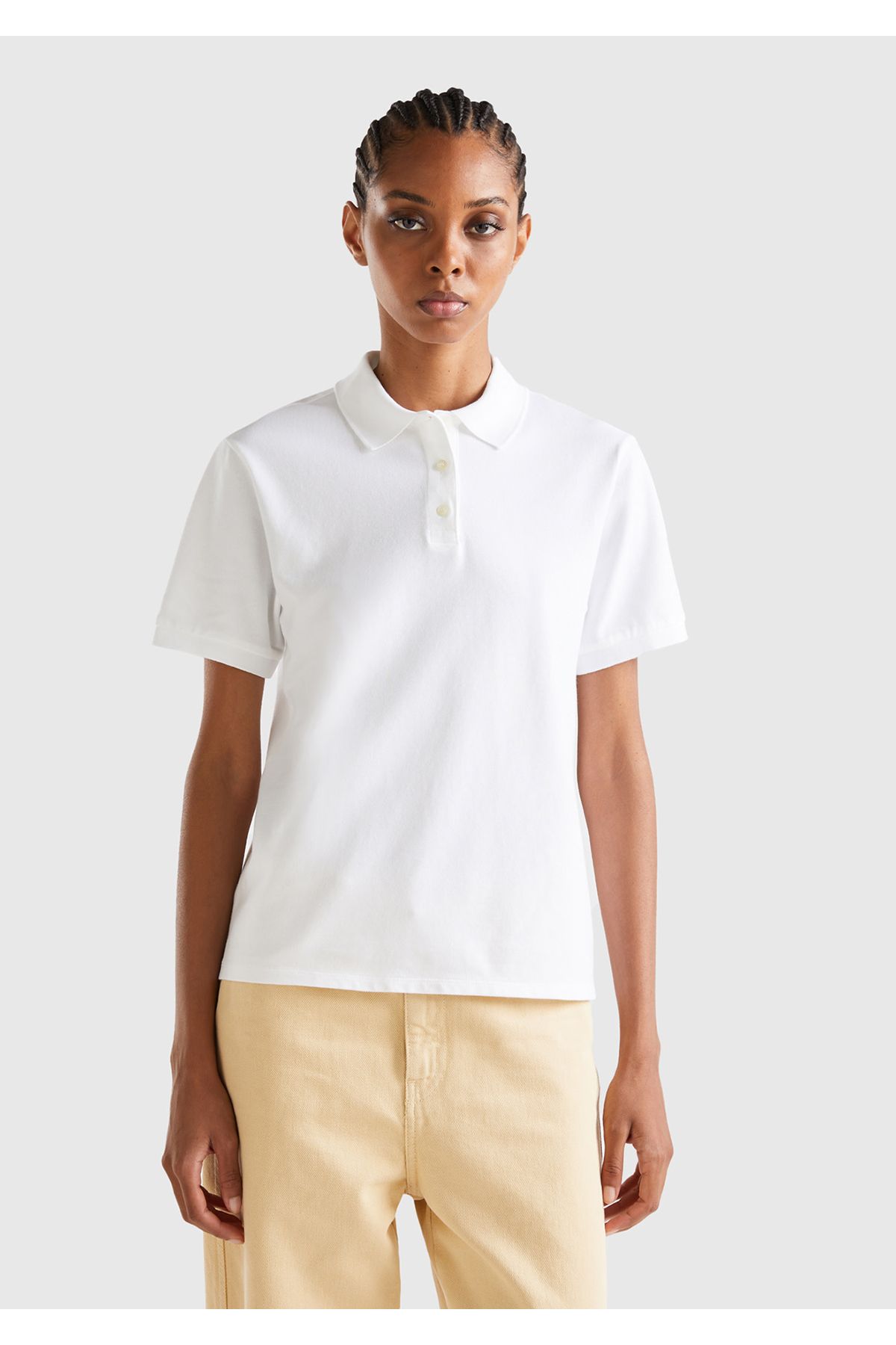United Colors of Benetton Kadın Beyaz Streç Pamuklu Sol Altı Logo Baskılı Polo T-Shirt
