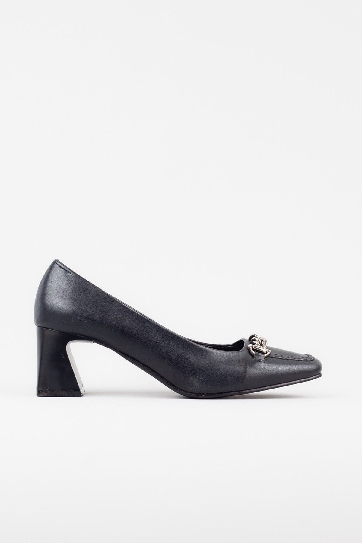 Adım Adım Kadın Zincir Detaylı Siyah Klasik Topuklu Ayakkabı
