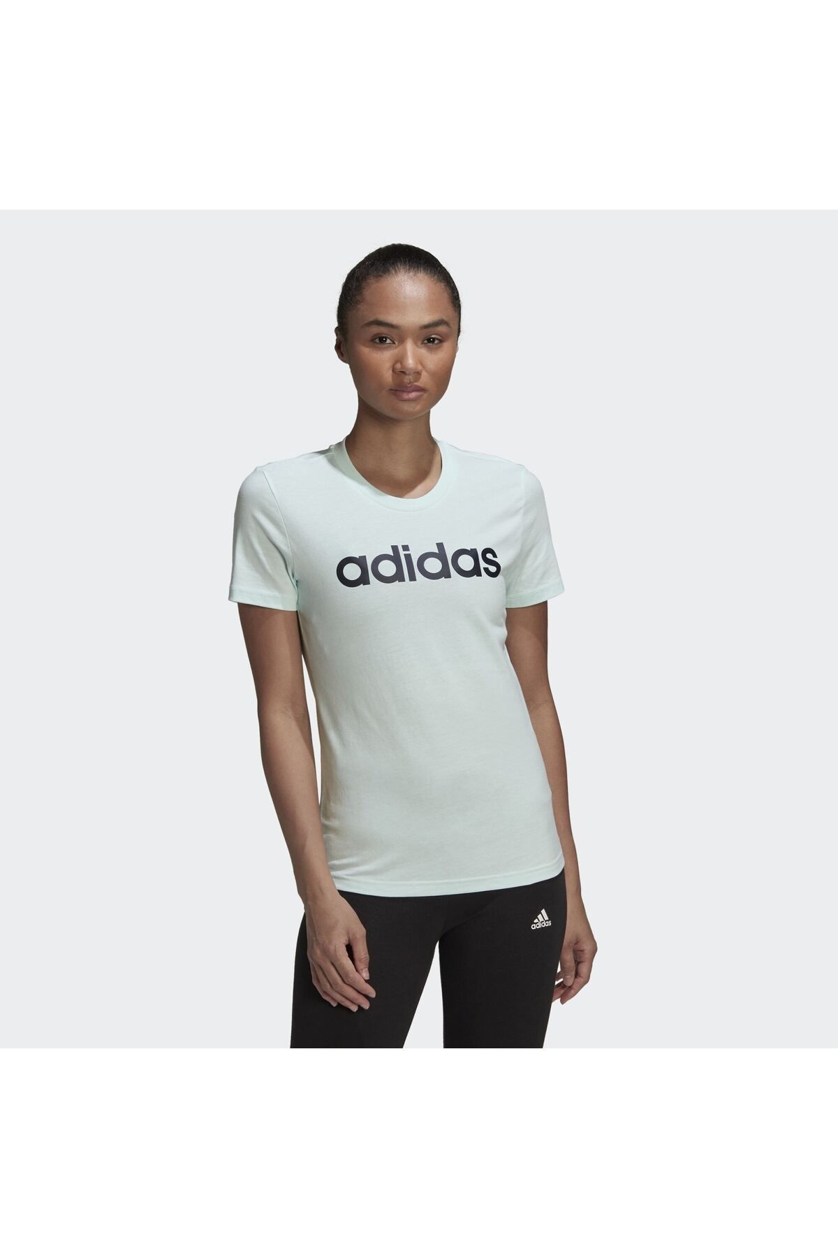 adidas Loungewear Essentials Slim Logo Kadın Tişört Hc9271