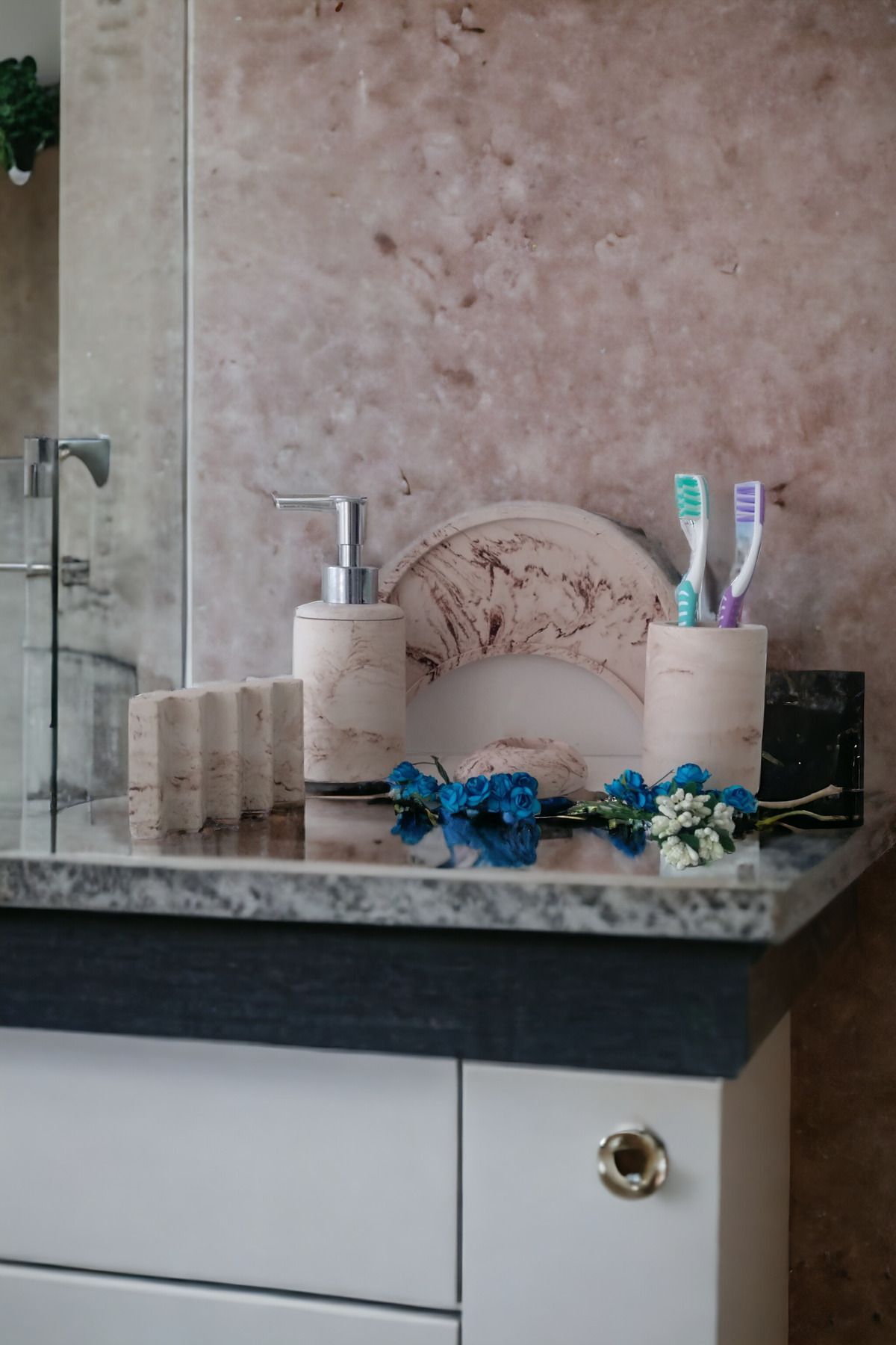 Trust Stone Bej Hilal Tepsili Banyo Seti Tuvalet Wc Sıvı Sabunluk Diş Fırçalığı Beton Aksesuar Takımı