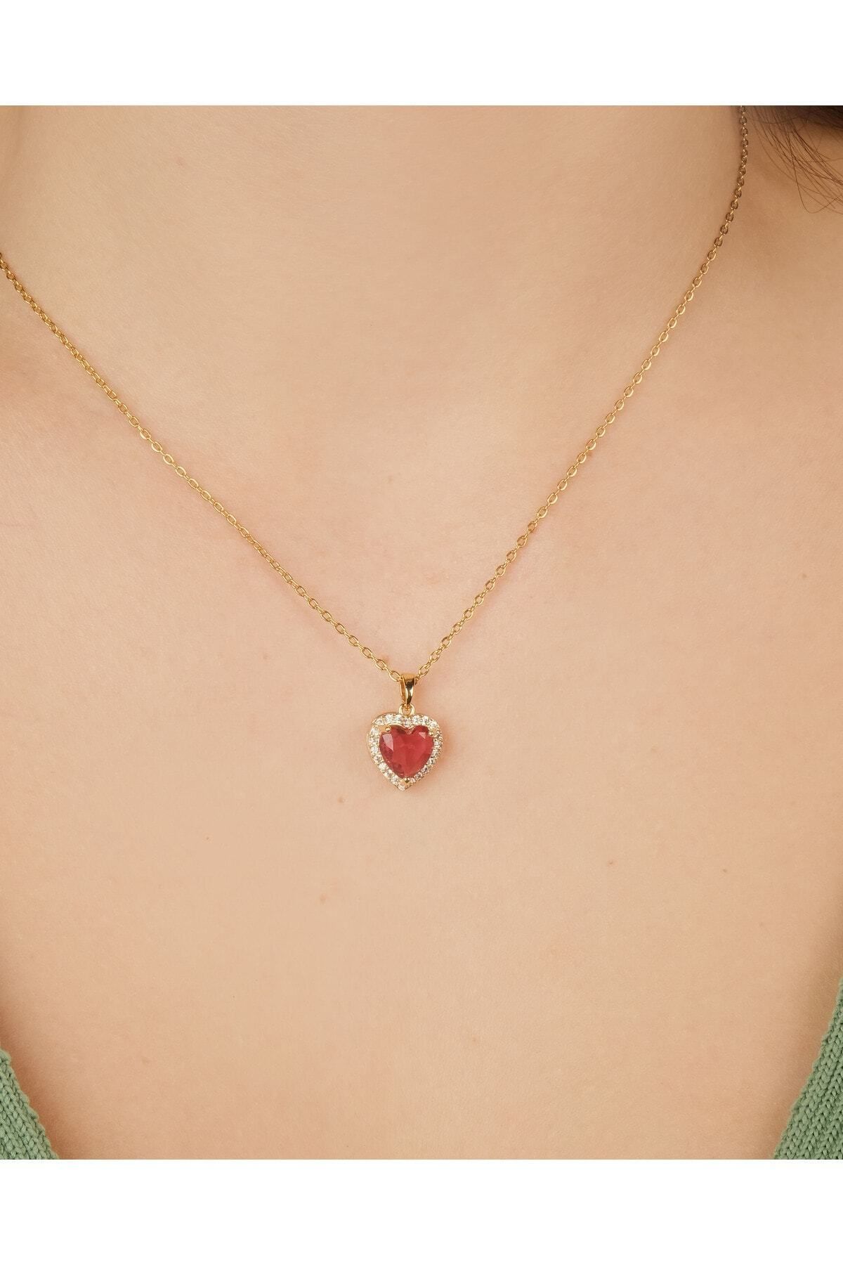 Lekka Design Kadın Kararmaz Çelik Takı Kırmızı Zirkon Taşlı Kalpli Aşk Kolye