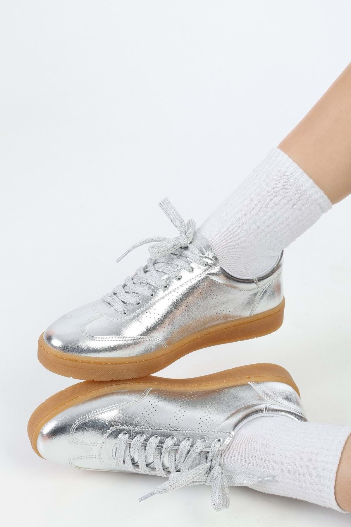 Shoeberry Kadın Campues Gümüş Metalik Düz Spor Ayakkabı