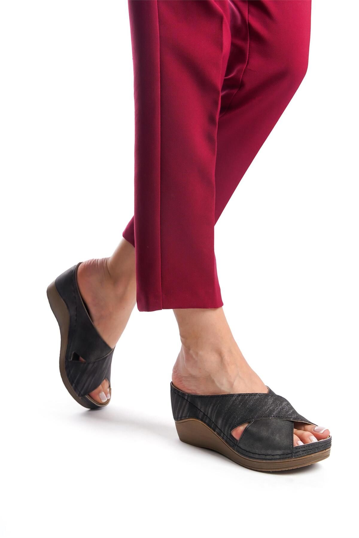 Ayakkabı Fuarı Elit Sry170611C Kadın Düz Dolgu Topuk Terlik Siyah