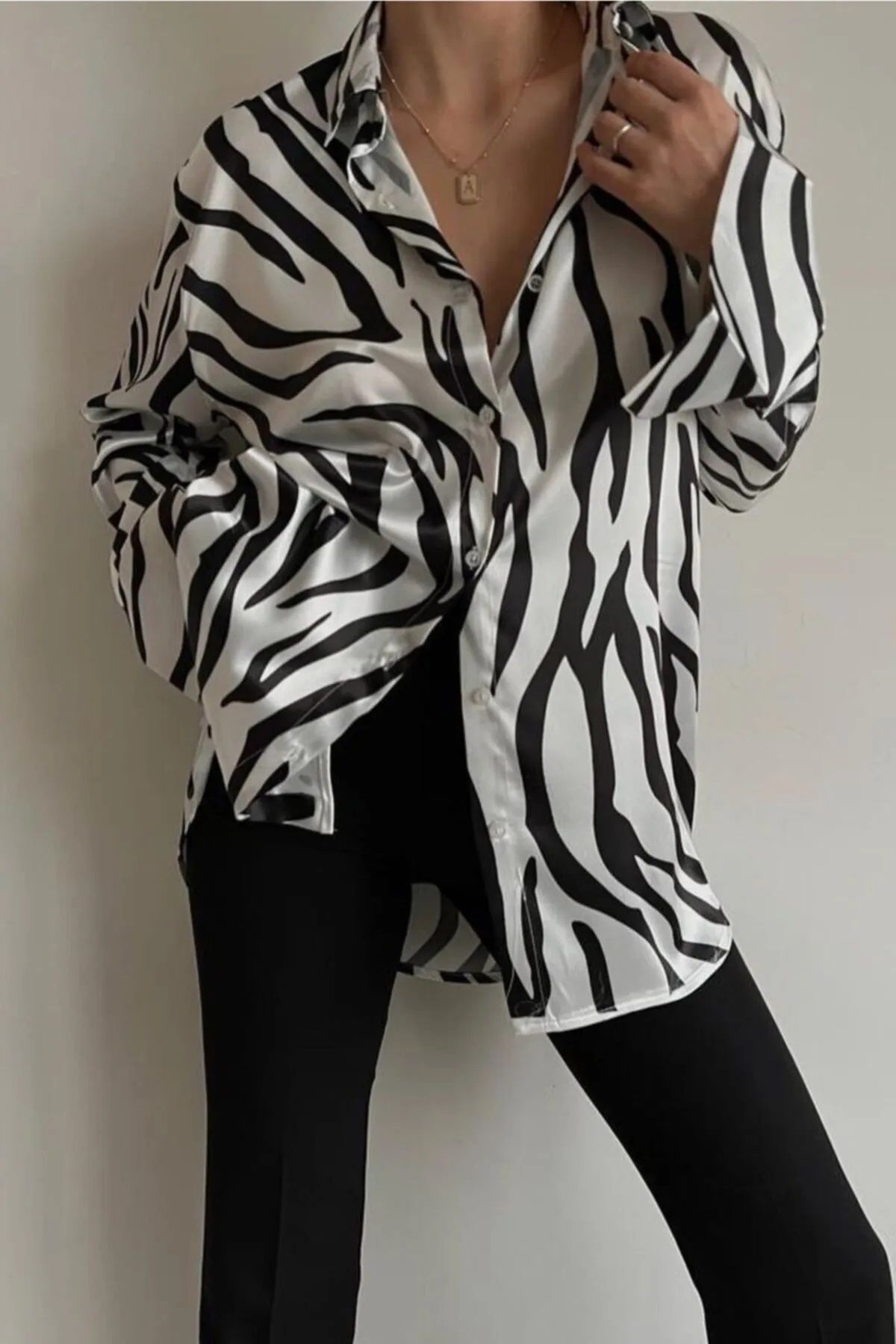 Hisleria Yazlık Zebra Desen Oversize Saten Gömlek