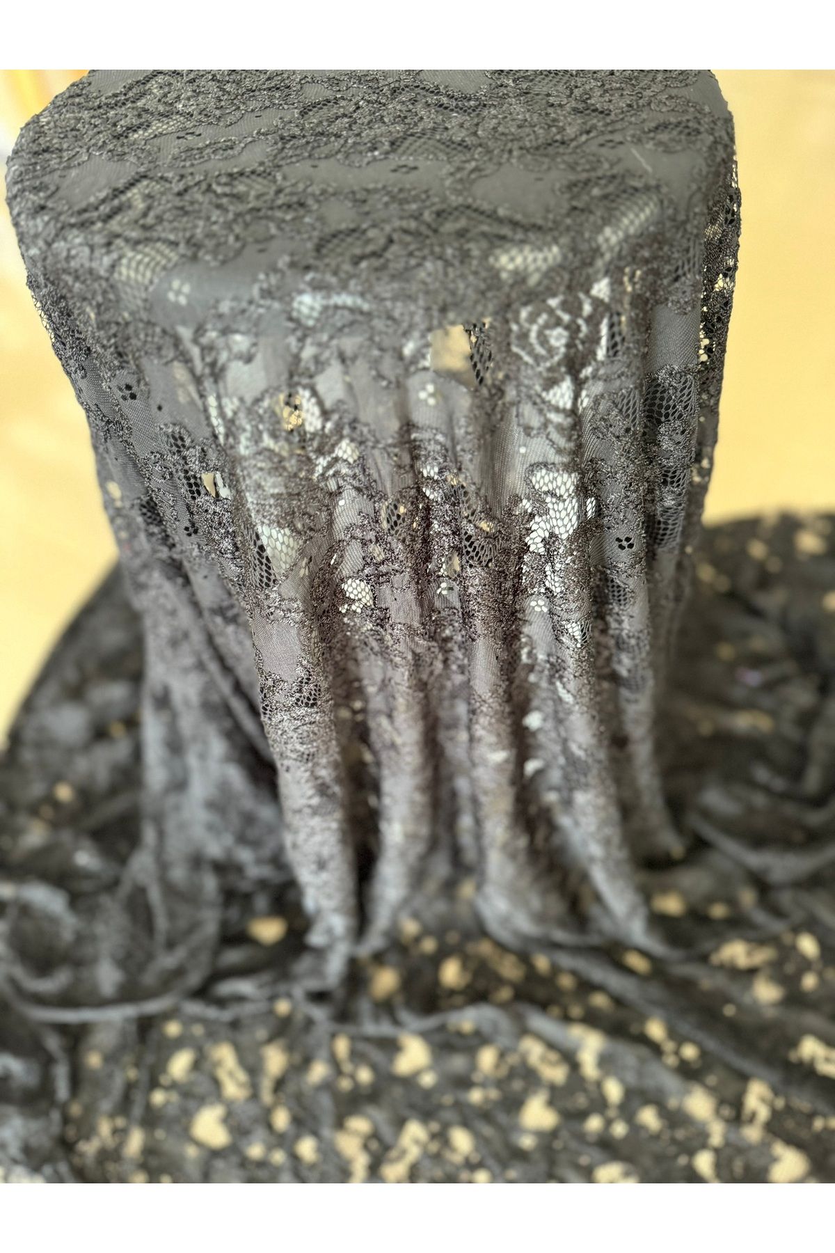 Kalben Kumaş Siyah Gül Dantel Kumaş - Dantel Kumaş - Güpür Kumaş (130x100 cm)