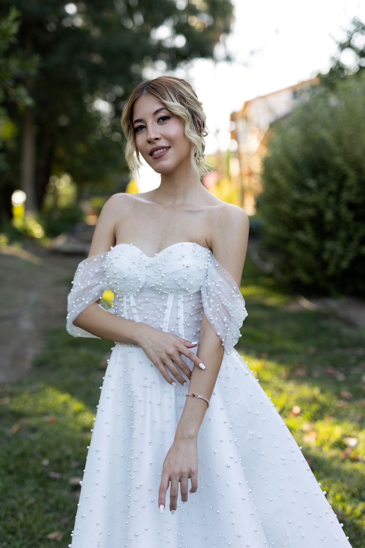 berissima bride Perses Transparan Incili Dantel Kalp Yaka Düşük Kol Beyaz Elbise