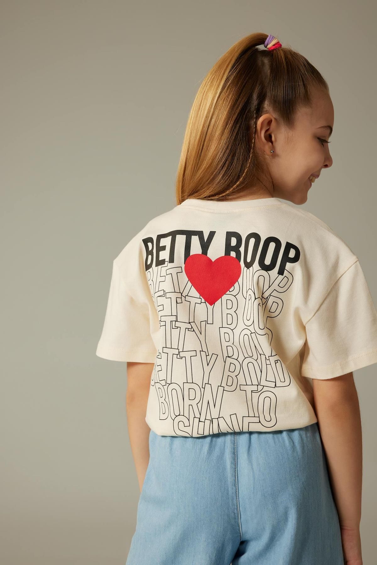 Defacto Kız Çocuk Betty Boop Relax Fit Kısa Kollu Tişört Z8822a623sm