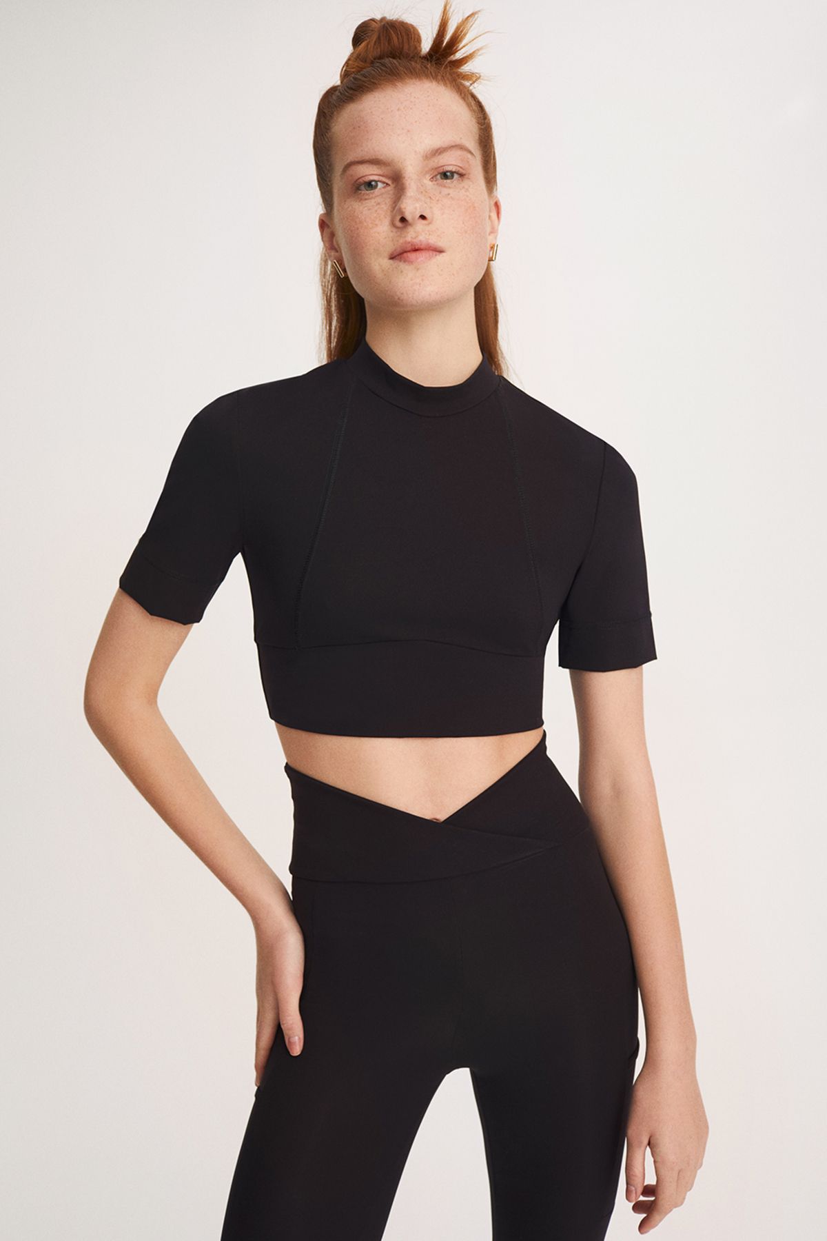 Perspective Claybe Slim Fit Yarım Dik Yaka Siyah Renk Kadın Crop Bluz