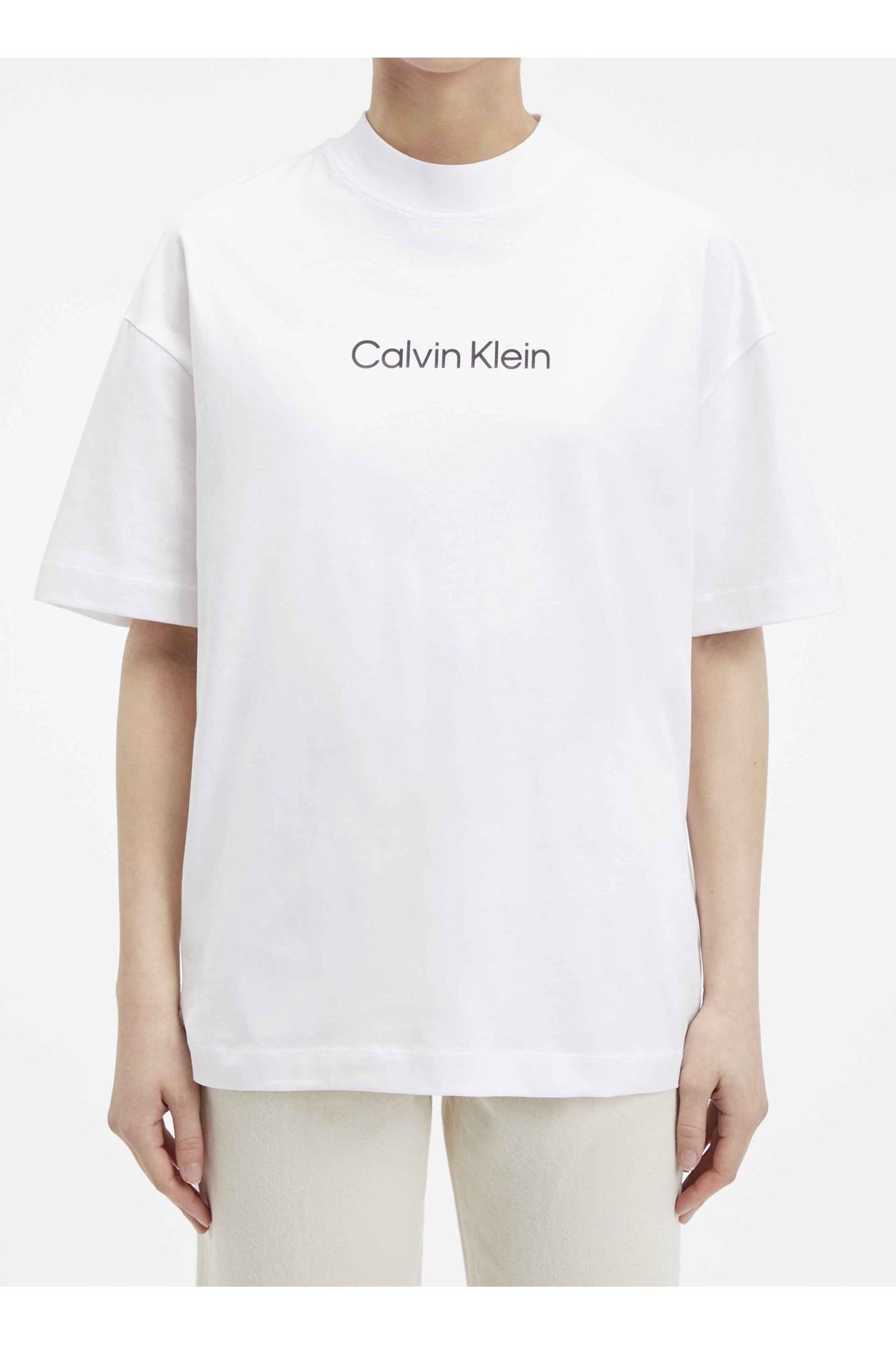 Calvin Klein Bisiklet Yaka Düz Beyaz Kadın T-Shirt HERO LOGO OVERSIZED T SHIRT