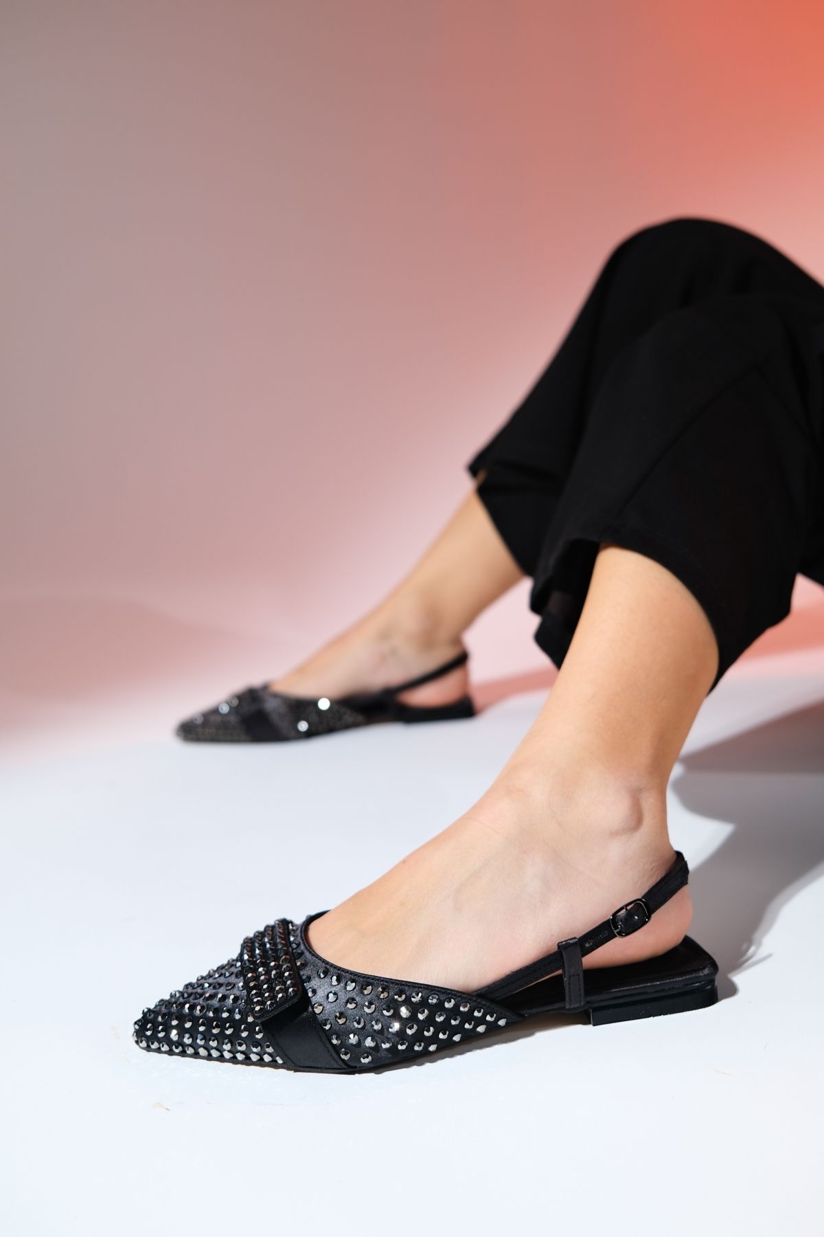luvishoes KELP Siyah Saten Taşlı Kadın Düz Sandalet