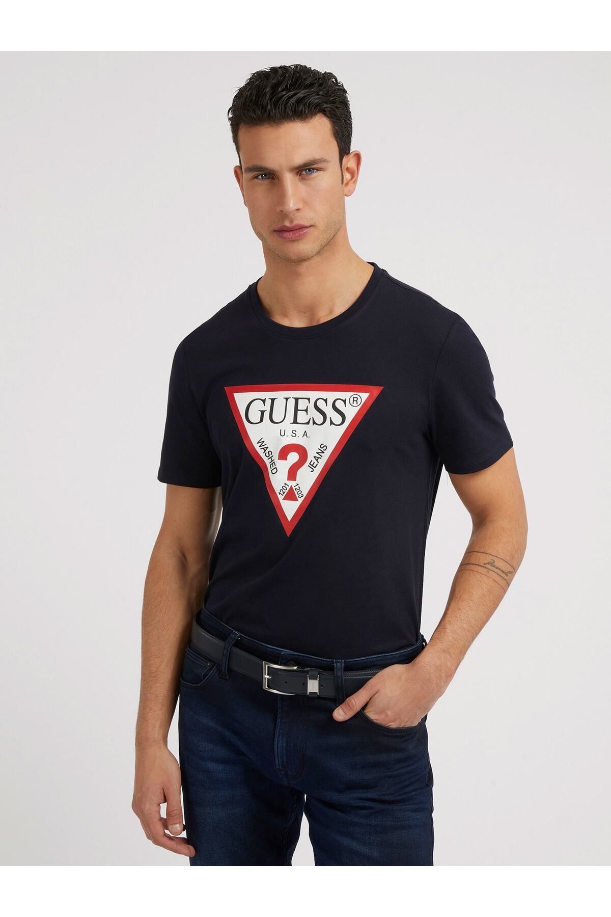 Guess Erkek Üçgen Logolu T-shirt-Lacivert