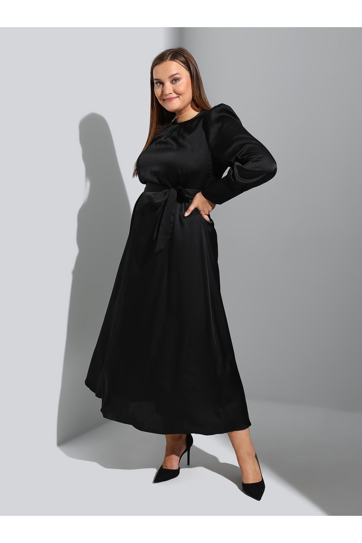 Alia Balon Kol Büyük Beden Saten Elbise - Siyah - Alia