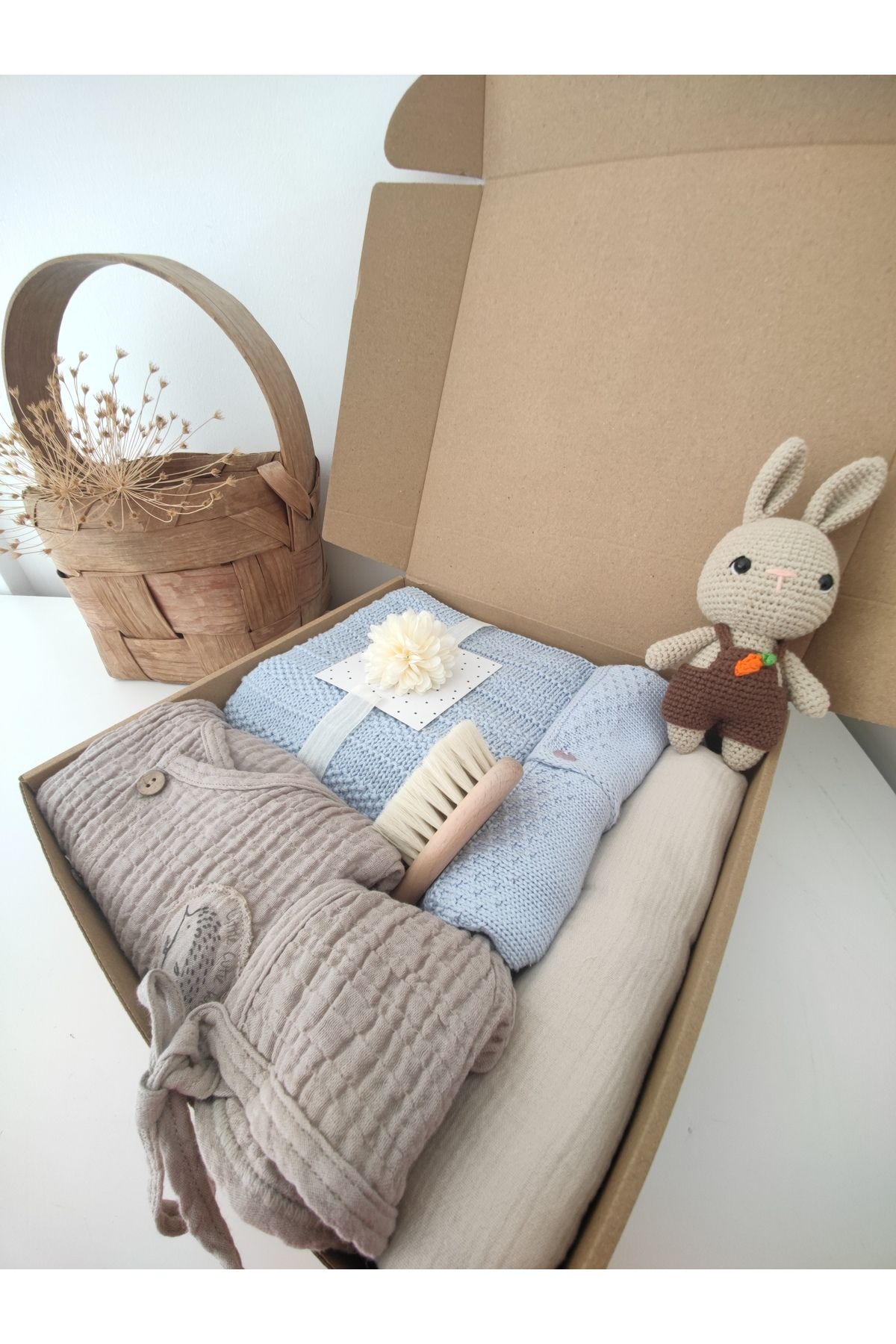 Sincabın Düşleri Hoşgeldin bebek yenidoğan bebek hediye kutusu seti hastane çıkışı müslin tulum triko battaniye örgü