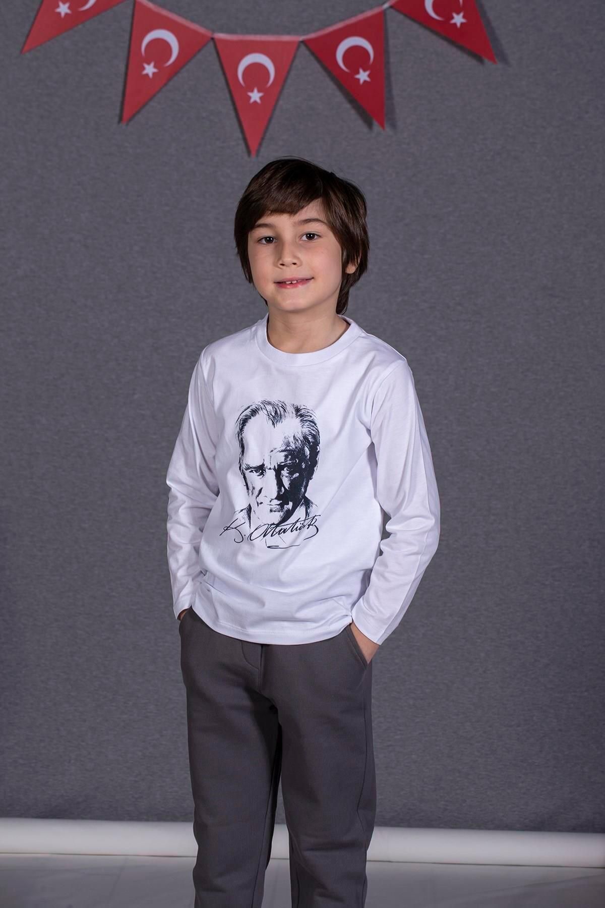 Zeyland Unisex Çocuk Atatürk Baskılı Beyaz Uzun Kollu T-shirt (4-12yaş)