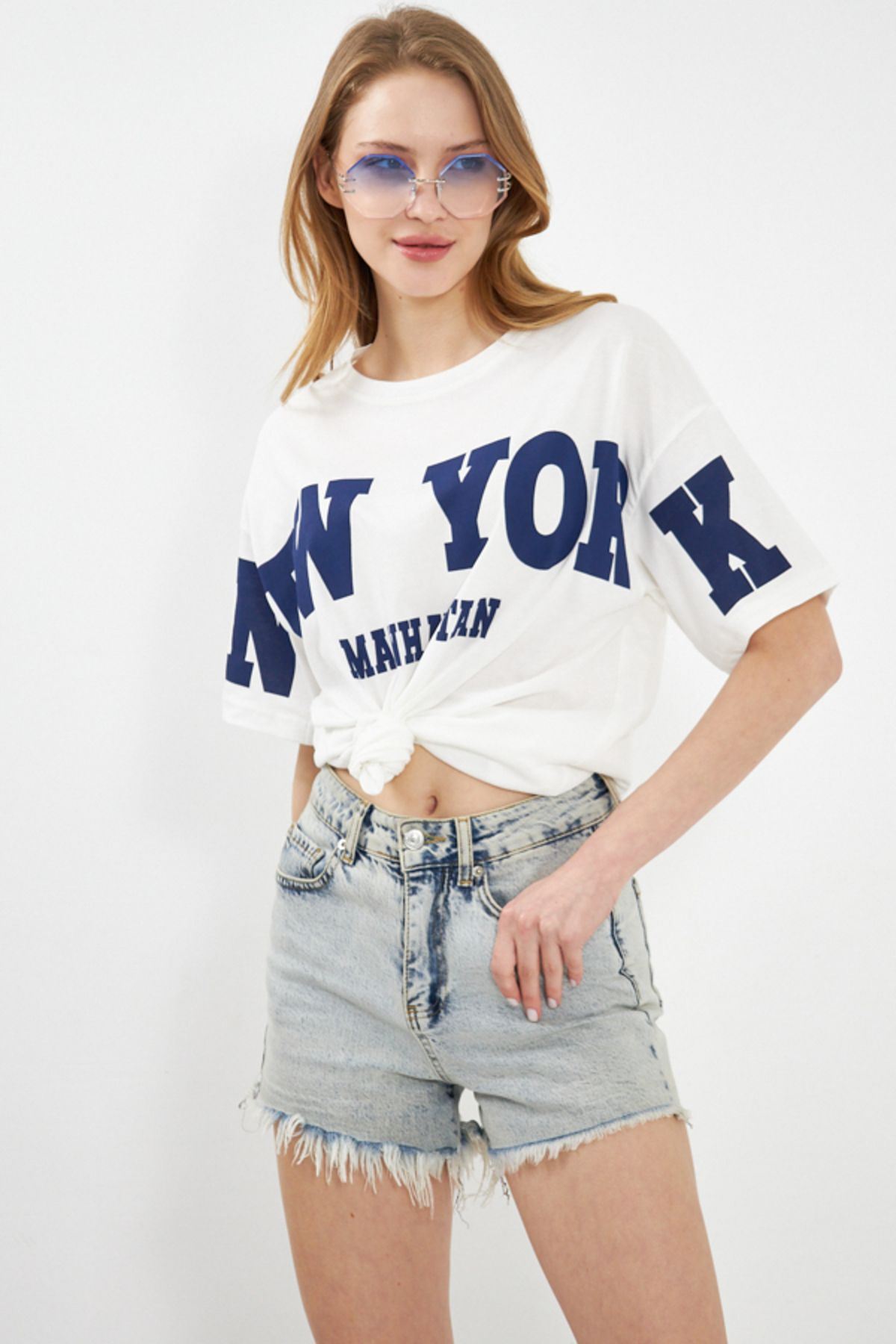 armonika Kadın Beyaz Önü New York Yazılı Oversize T-Shirt ARM-24Y024001