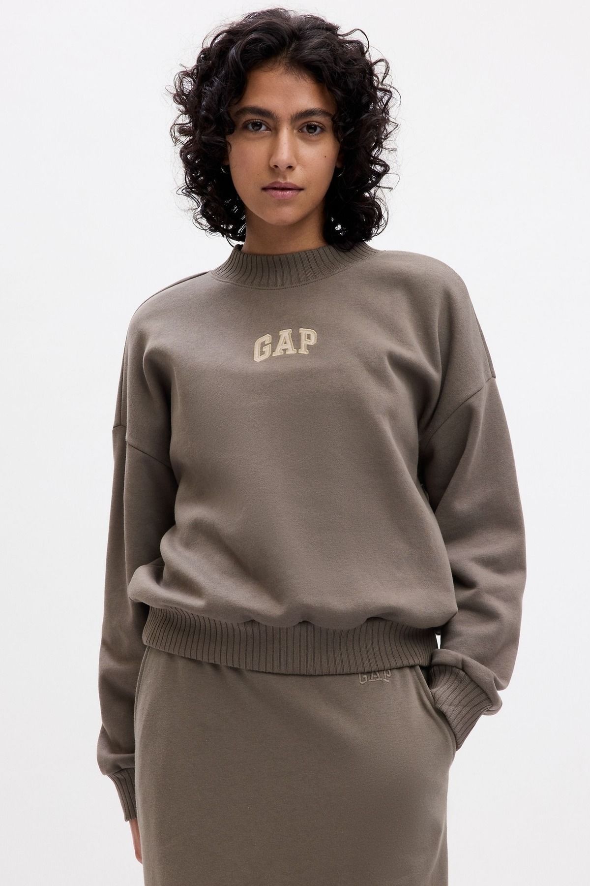 GAP Kadın Kahverengi Gap Logo Sweatshirt