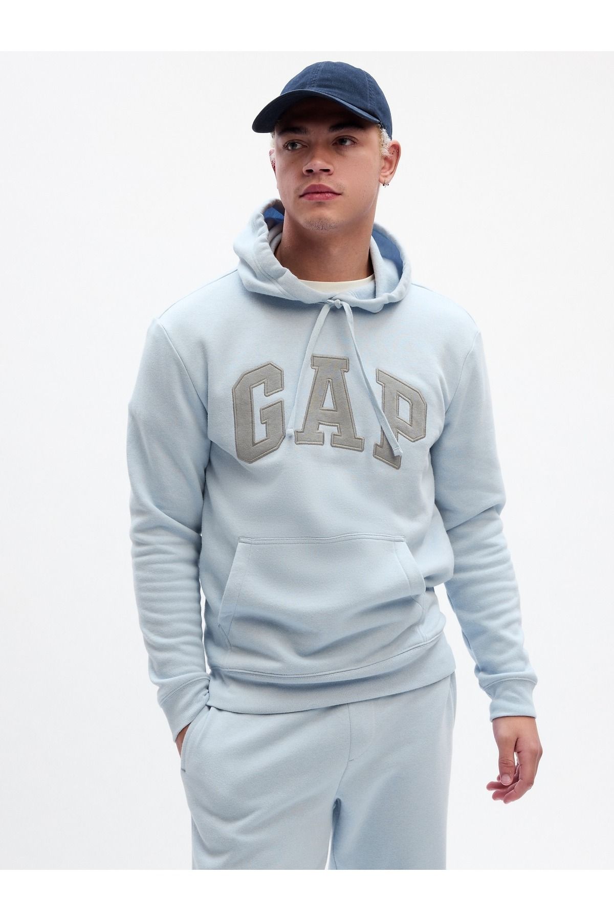 GAP Erkek Açık Mavi Gap Logo Kapüşonlu Fleece Sweatshirt